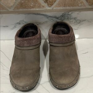 Merrell Tan and Brown Slip-On Loafers